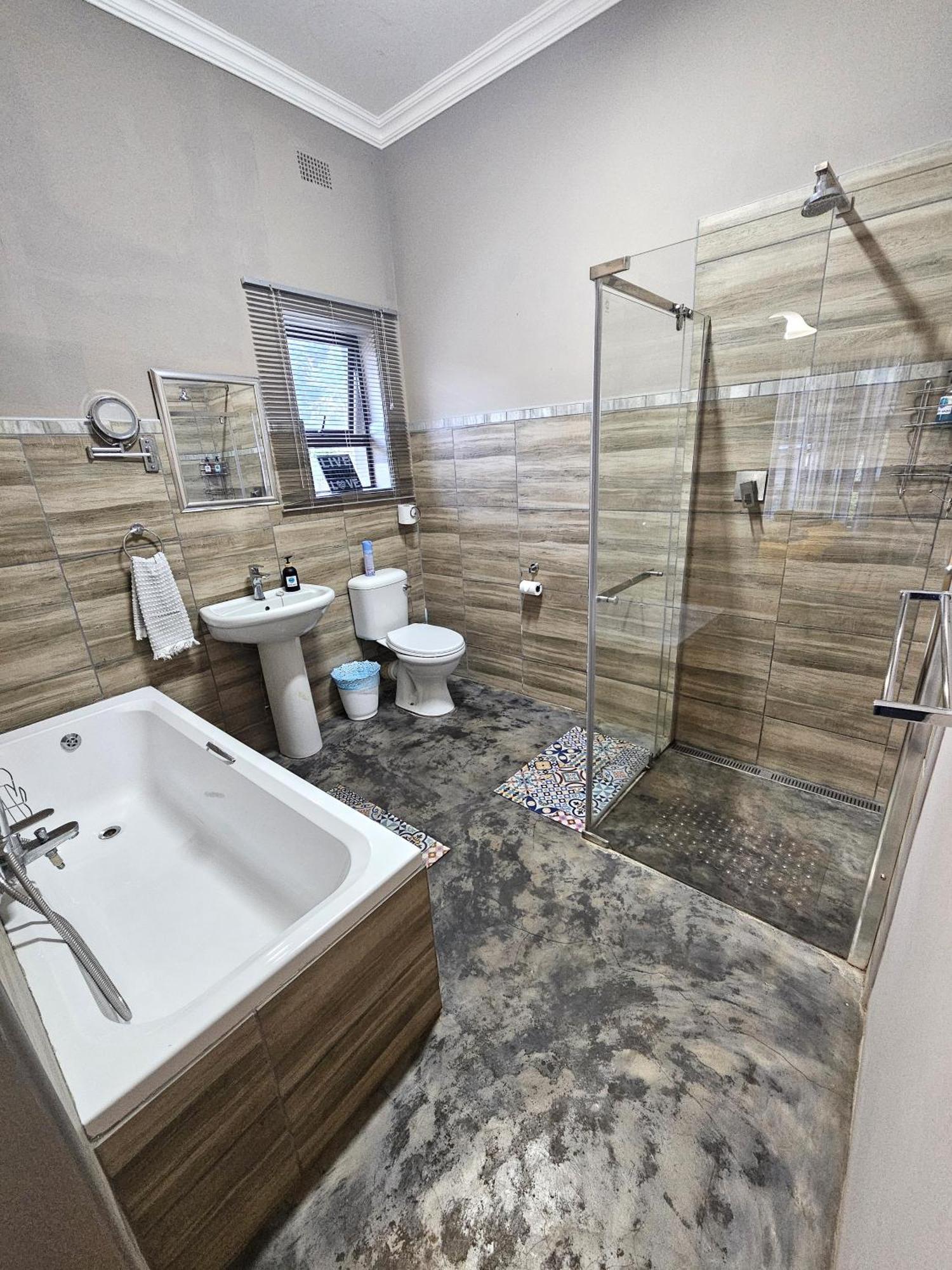 Apricity Inn Louis Trichardt Exteriör bild